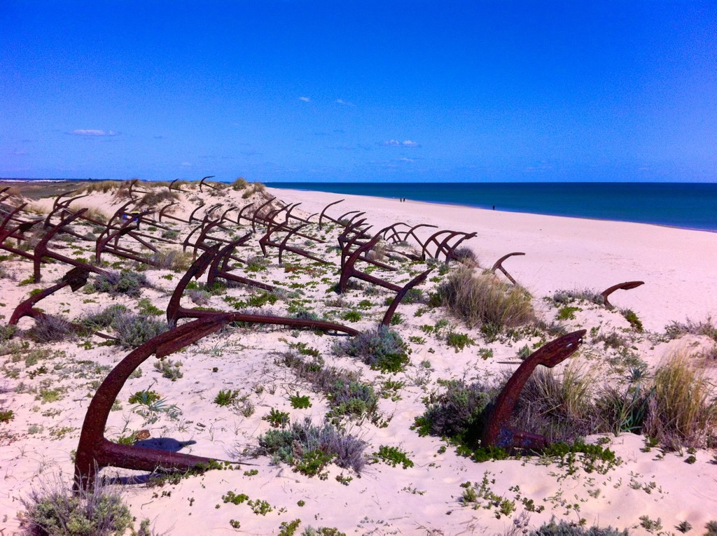 Anchor graveyard, Barril